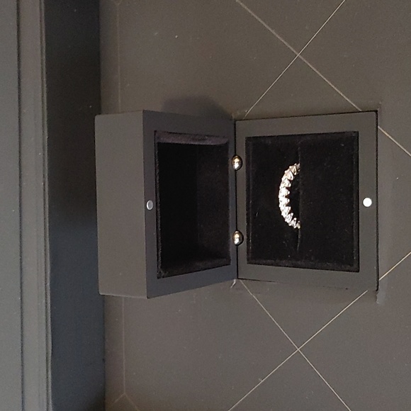 Diamond Nexus 2.42 cts-14K wht gold ring. Sz 6 - Picture 3 of 7